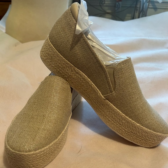 Martha Stewart Skechers - Picture 4 of 7